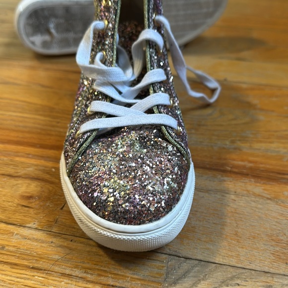 Steve Madden High Top - Picture 4 of 9